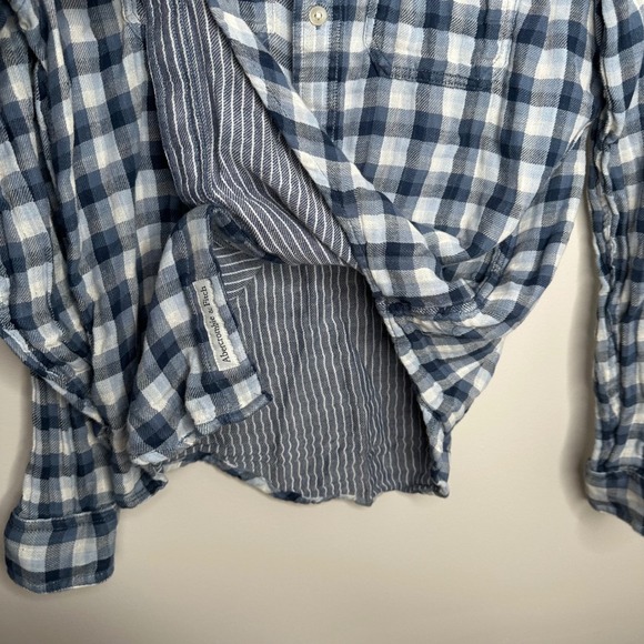 Abercrombie & Fitch Blue and White Plaid Button Down Shirt - Picture 7 of 7